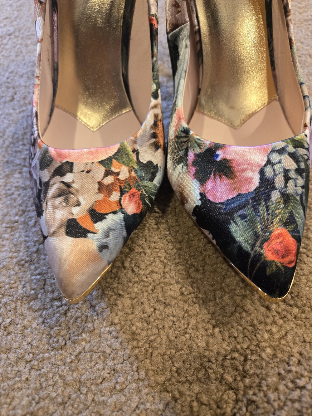 Ted Baker London floral heels in size 38.5 (US 7.5) - Picture 5 of 6